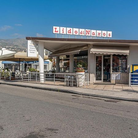 Naxos Bay Flat With Terrace 50 Meters From The Sea Giardini Naxos Exterior foto