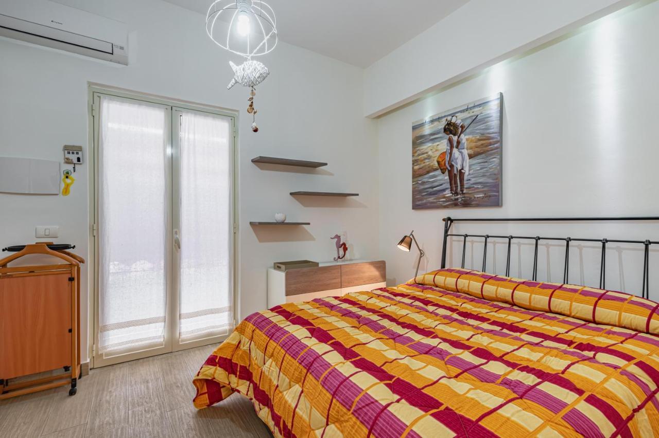 Naxos Bay Flat With Terrace 50 Meters From The Sea Giardini Naxos Exterior foto
