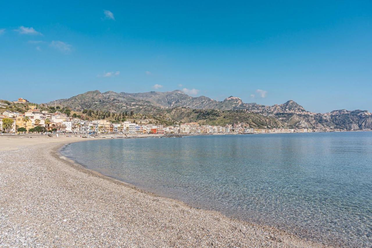 Naxos Bay Flat With Terrace 50 Meters From The Sea Giardini Naxos Exterior foto