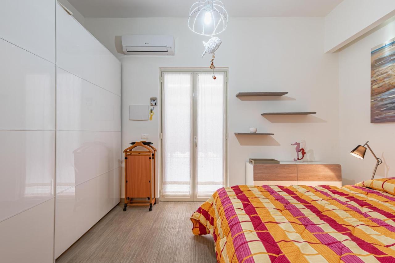 Naxos Bay Flat With Terrace 50 Meters From The Sea Giardini Naxos Exterior foto