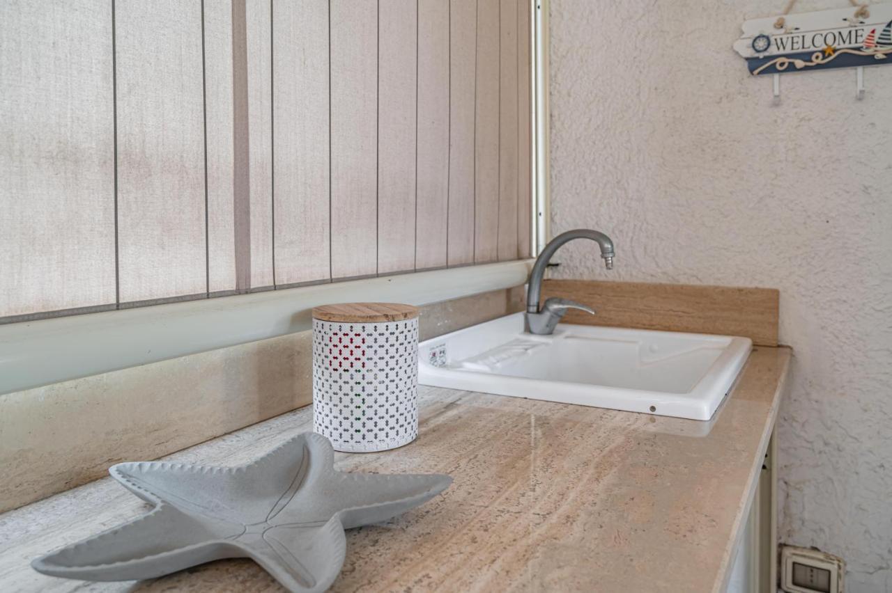 Naxos Bay Flat With Terrace 50 Meters From The Sea Giardini Naxos Exterior foto