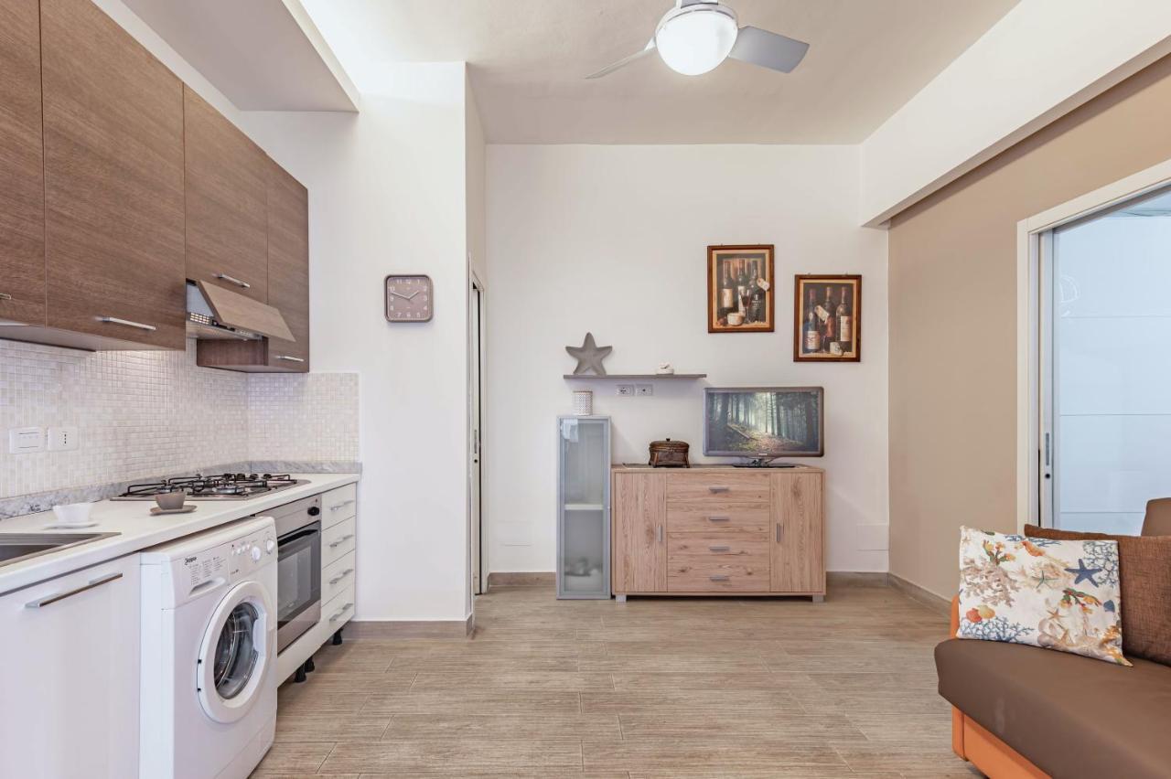 Naxos Bay Flat With Terrace 50 Meters From The Sea Giardini Naxos Exterior foto
