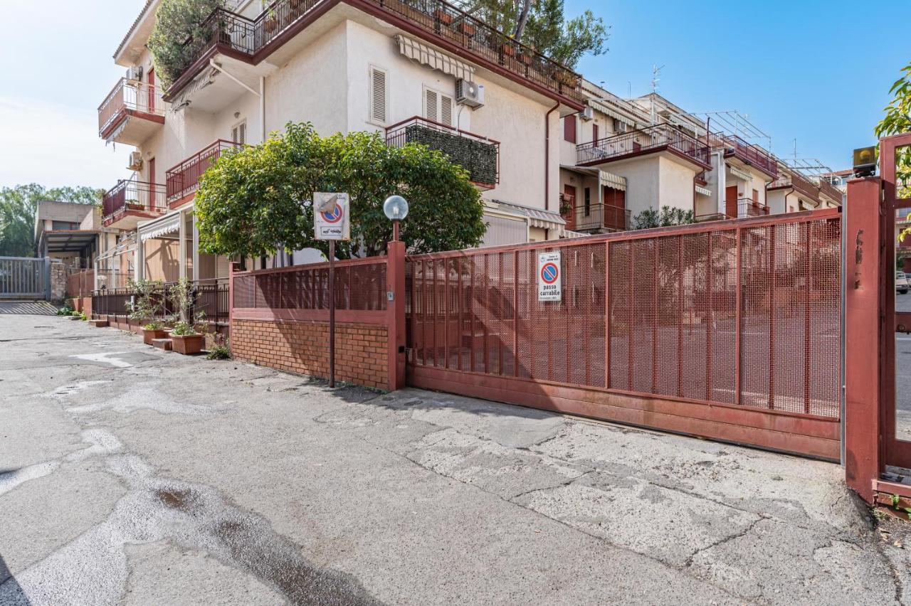 Naxos Bay Flat With Terrace 50 Meters From The Sea Giardini Naxos Exterior foto